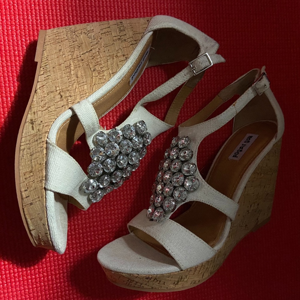 Jewel Cluster Wedges